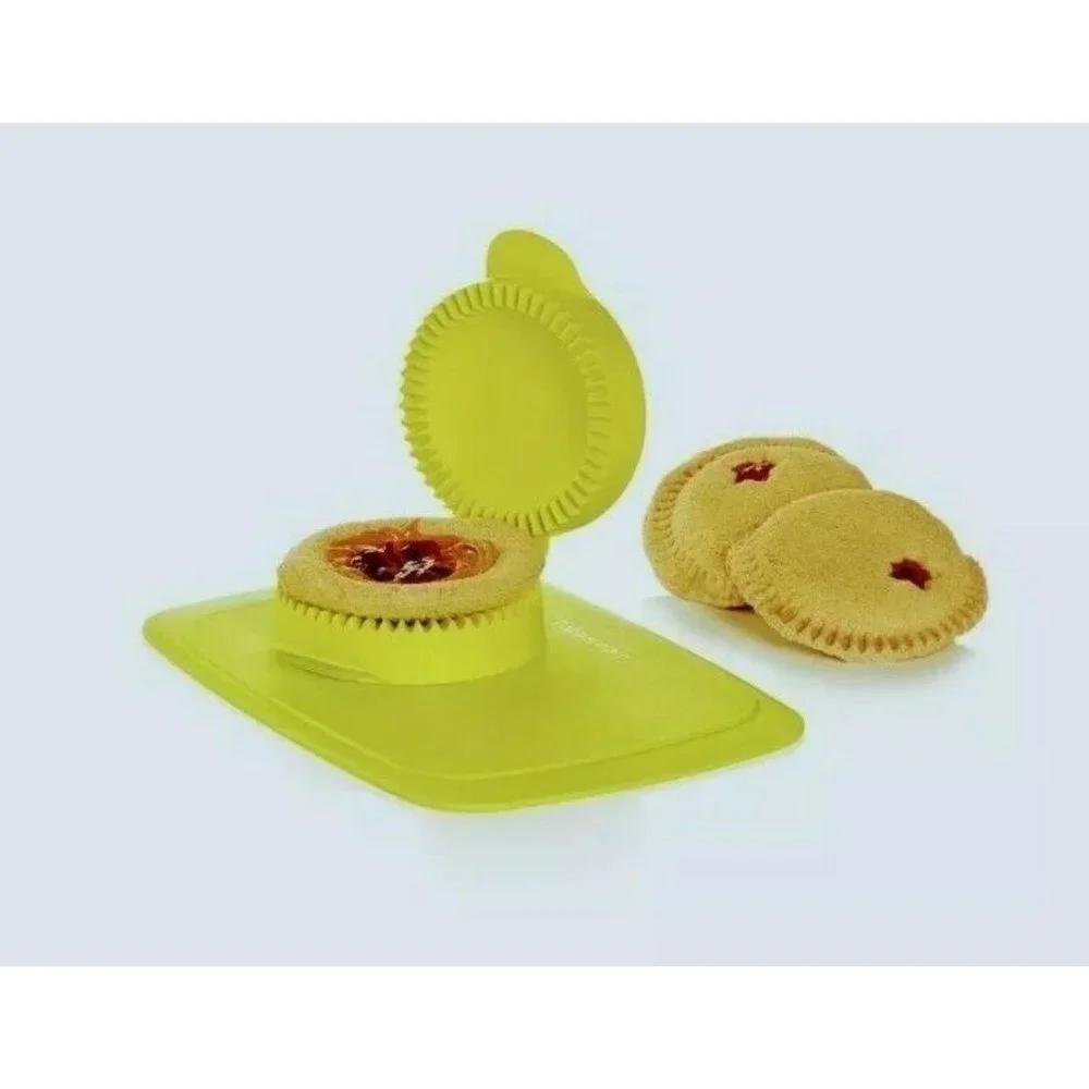 Tupperware Pocket Turnover Empanada Sandwich Pie Maker 2 PC SET Margarita